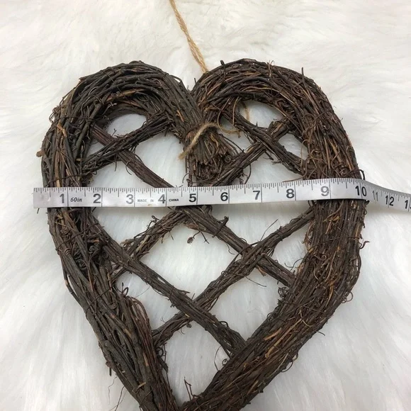 BEAUTIFUL GRAPEVINE HEART WREATH - Picture 3 of 4